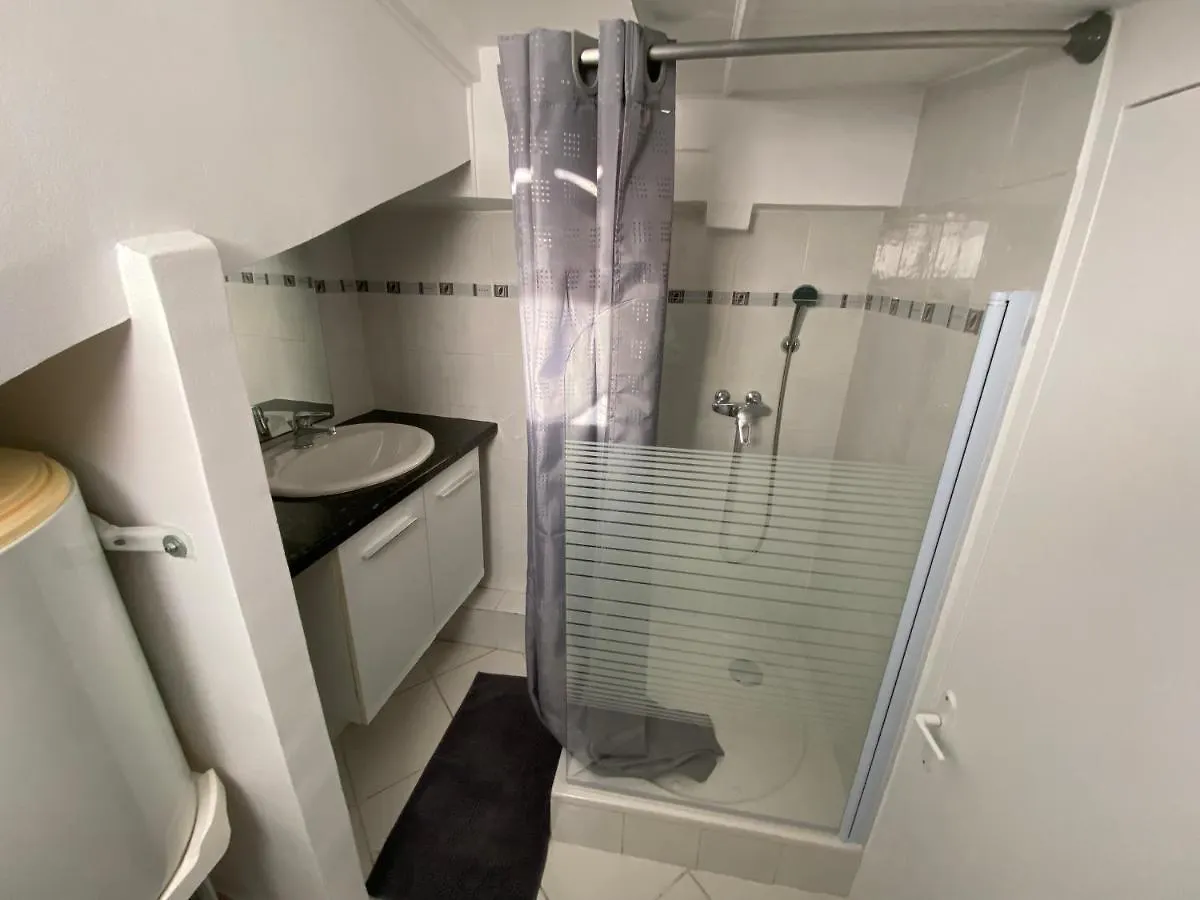 Evasion Romantique Sous Les Toits Au Coeur Du Vieux Niza Apartamento