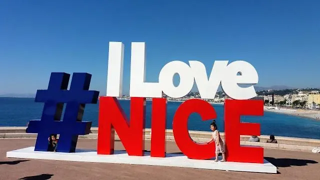 Evasion Romantique Sous Les Toits Au Coeur Du Vieux Niza Francia
